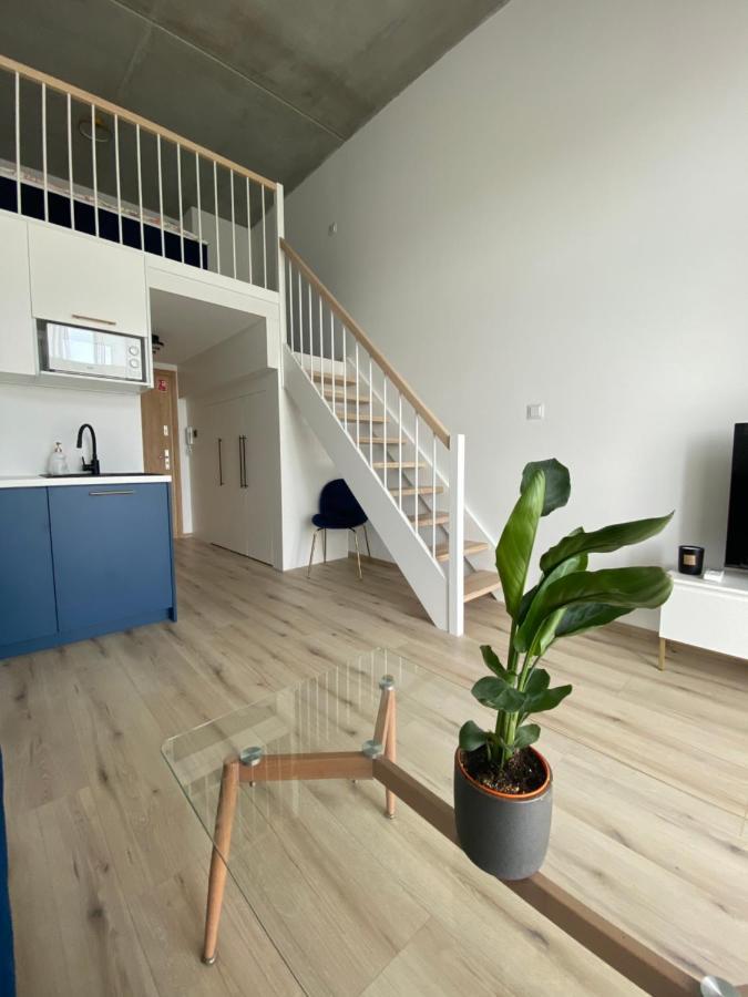 Apartament Wroclaw-Lotnisko ภายนอก รูปภาพ