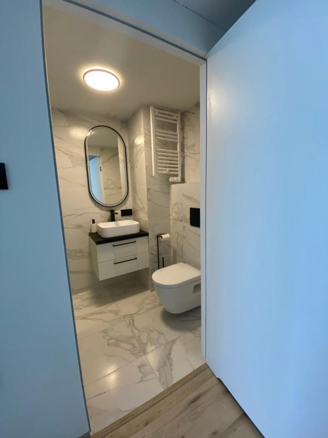 Apartament Wroclaw-Lotnisko ภายนอก รูปภาพ